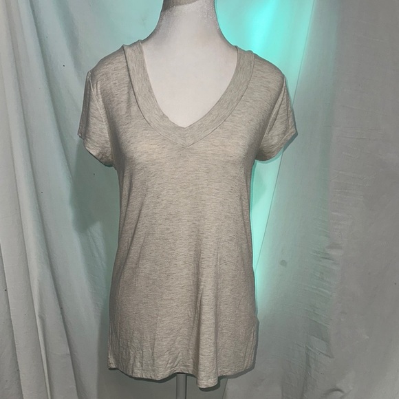 Cream Merona V-Neck Short Sleeve Tee size small - Picture 1 of 3